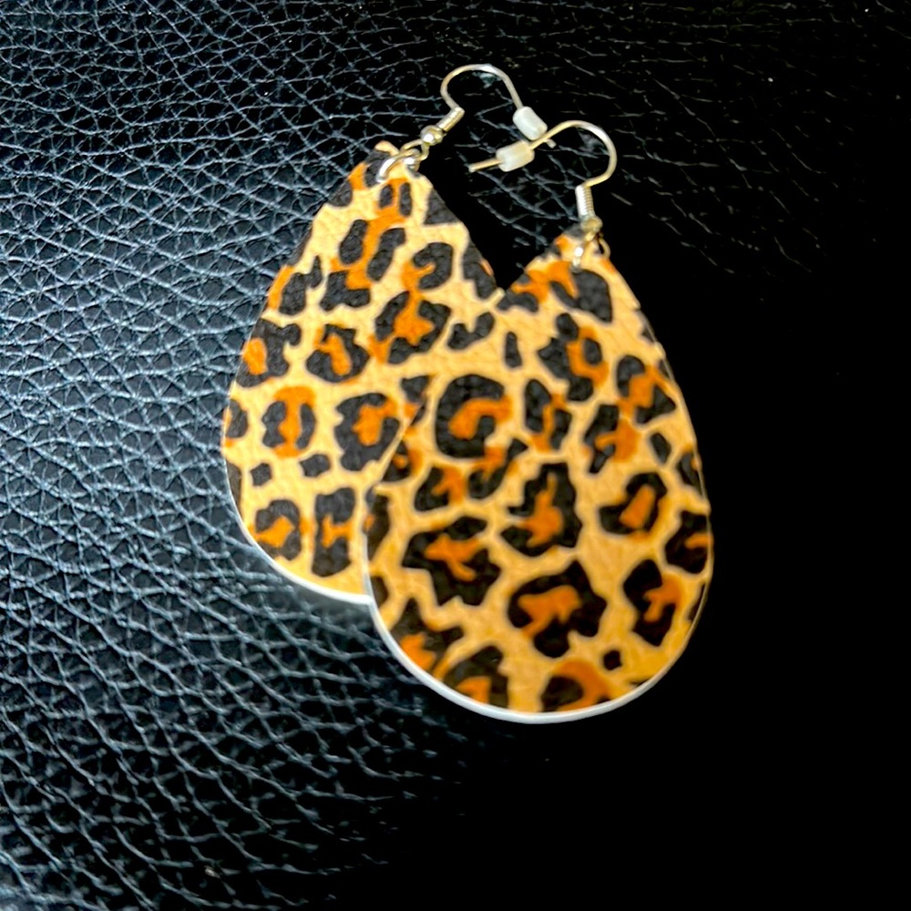 Leopard earrings!
